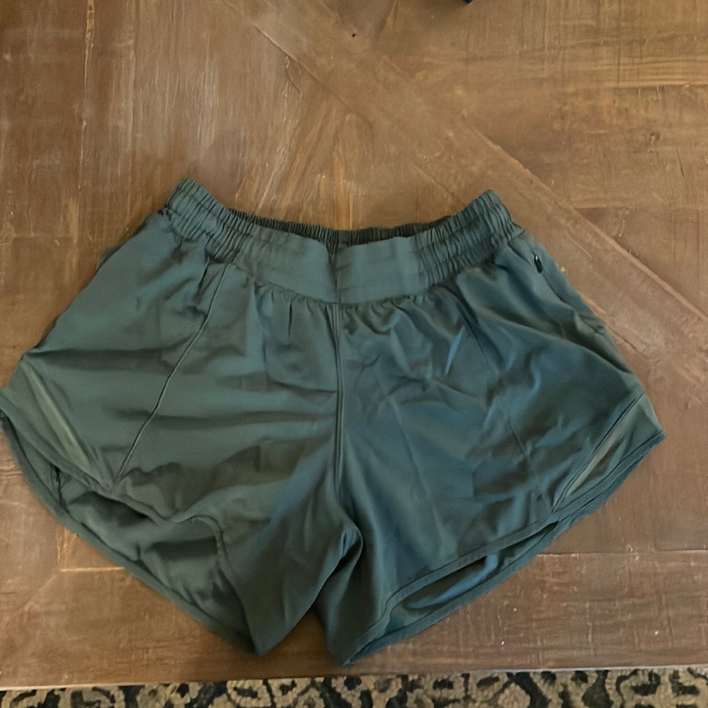 Lululemon Hotty Hot short